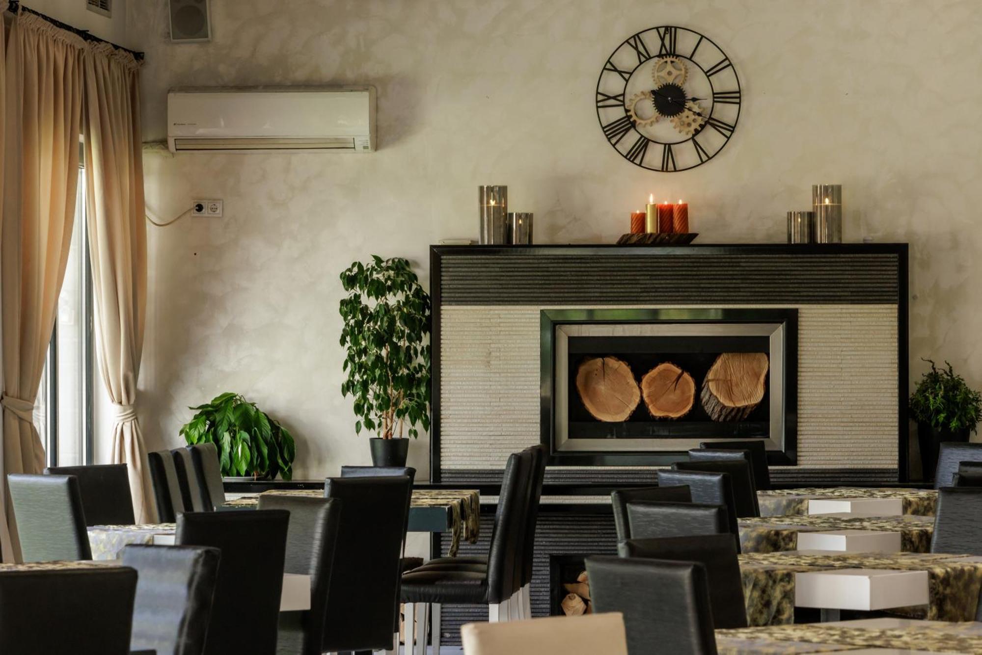 Saint George Palace Aparthotel