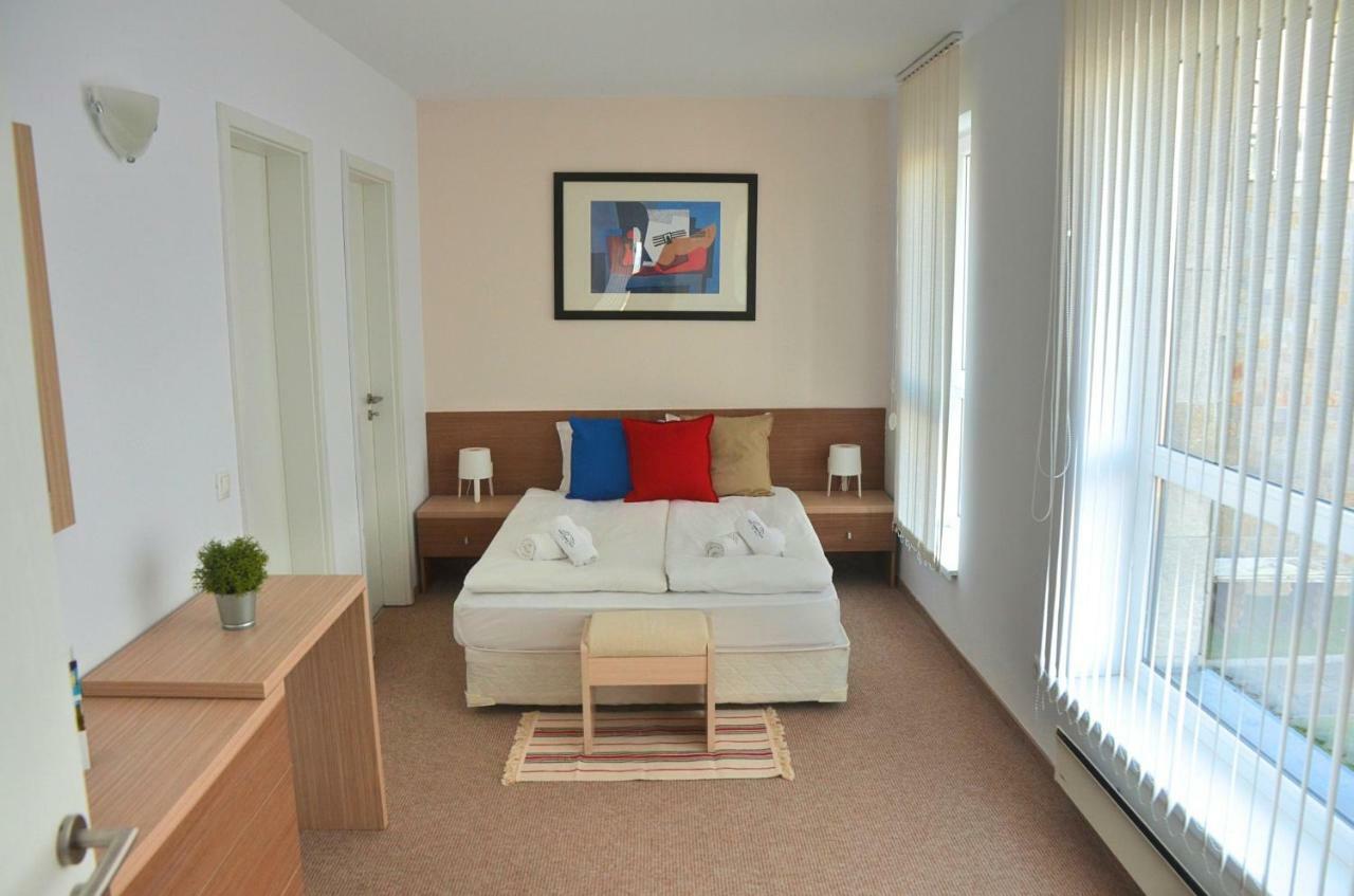 Saint George Palace Aparthotel